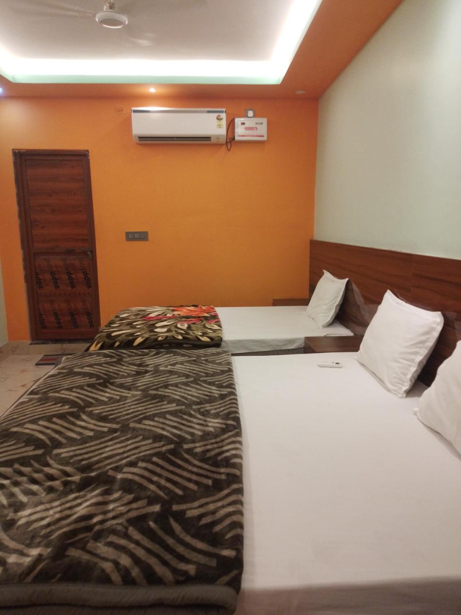 Siyaram Kunj Hotel Ayodhya Exterior foto
