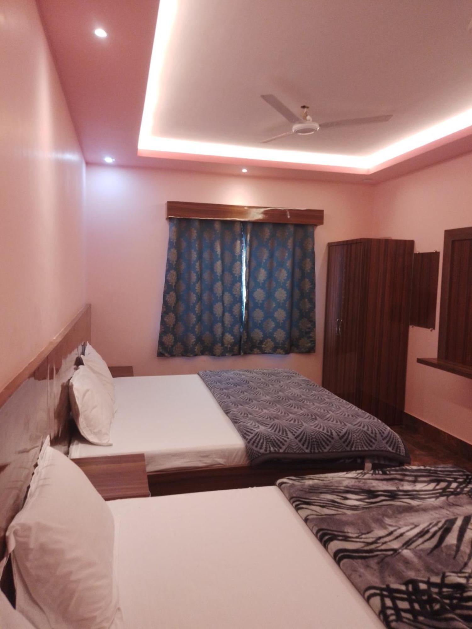 Siyaram Kunj Hotel Ayodhya Exterior foto